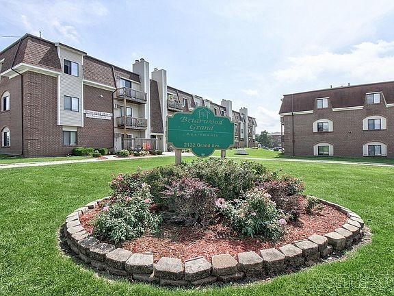 astonishing briarwood grand apartment rentals west des moines, ia | zillow fireplace superstore des moines pics