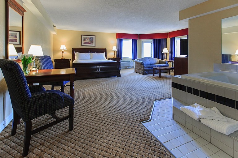 best king suite with river view, fireplace, and jacuzzi in room hotels with fireplace and in room jacuzzi picture