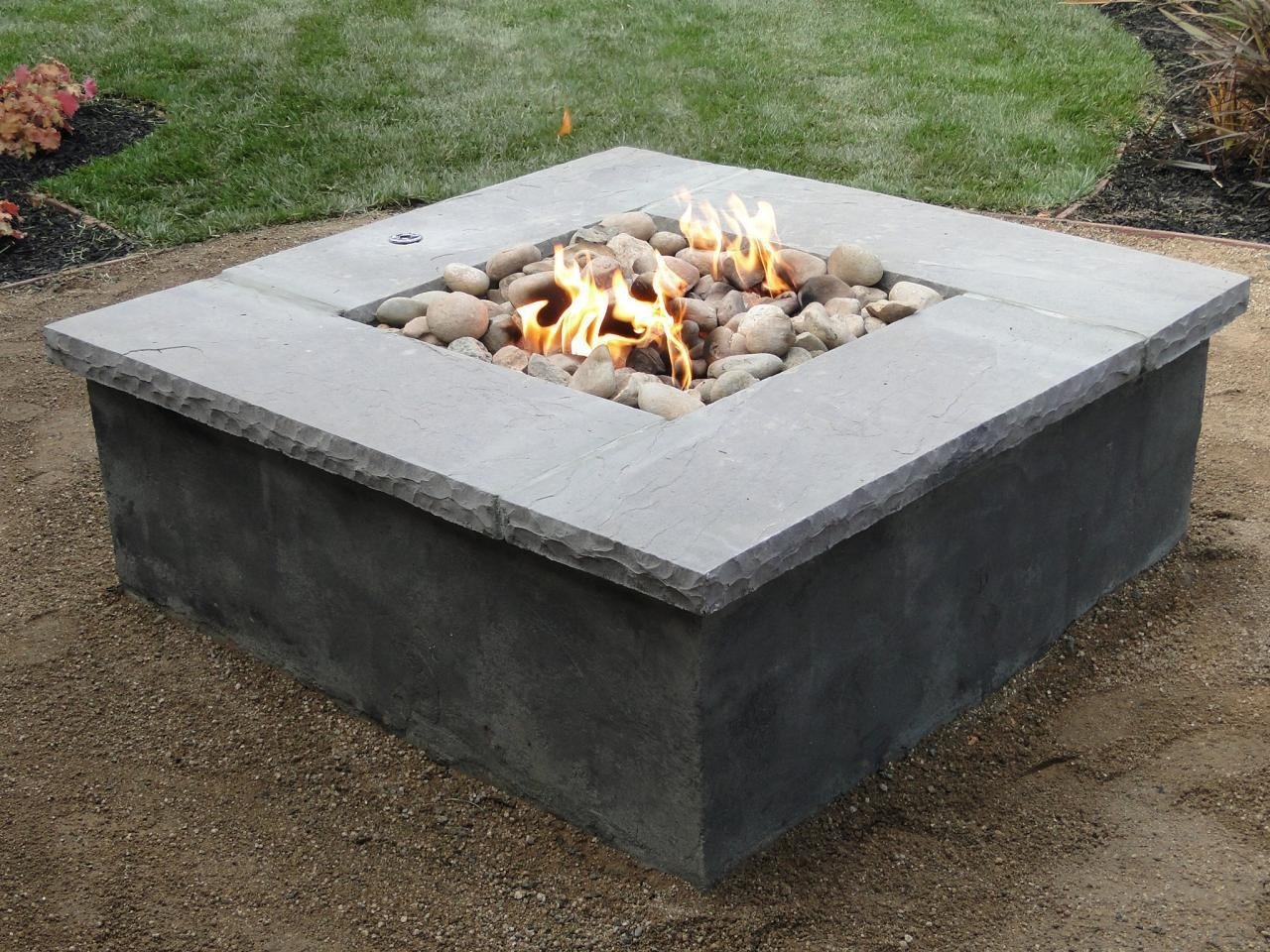 Fantastic How To Build An Outdoor Fireplace With Cinder Blocks Recommendations