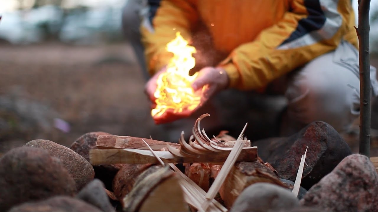 remarkable firesteel for primitive fire making youtube how to make a fire in a fireplace image