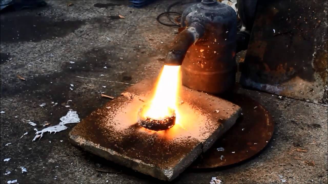 top melting copper and aluminium scrapping with 300kw waste oil burner how to start my gas fireplace photo