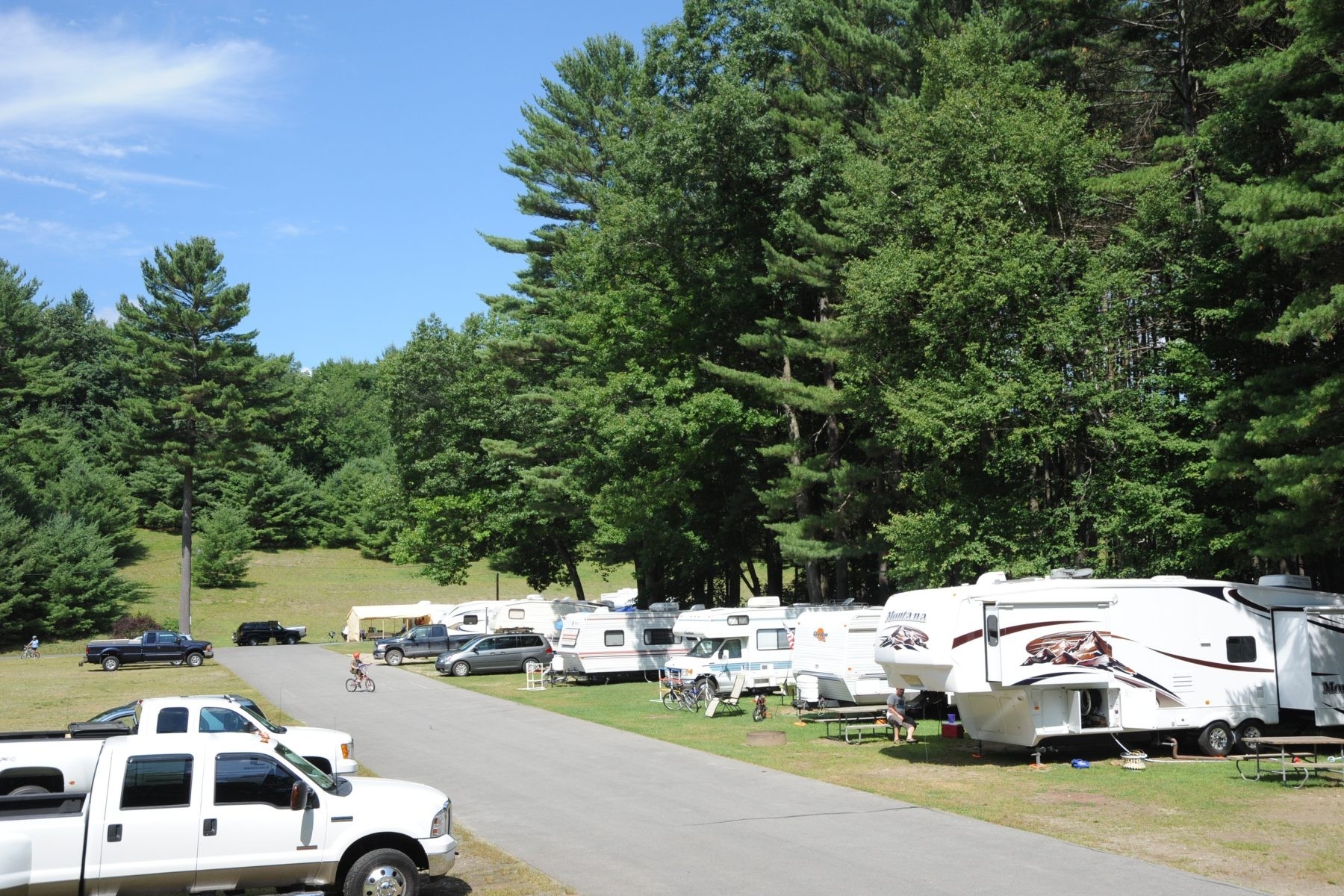 amazing scenic rv campsites photo gallery: rv hookups, picnic tables, fire fireplace store lake george picture