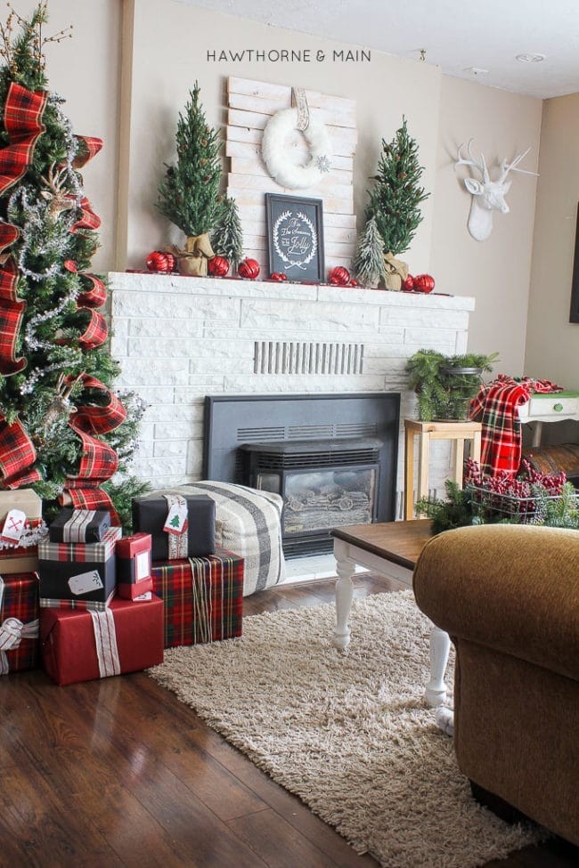 awesome 15 totally pin worthy holiday fireplace mantel ideas pretty my party fireplace decor ideas pinterest photo