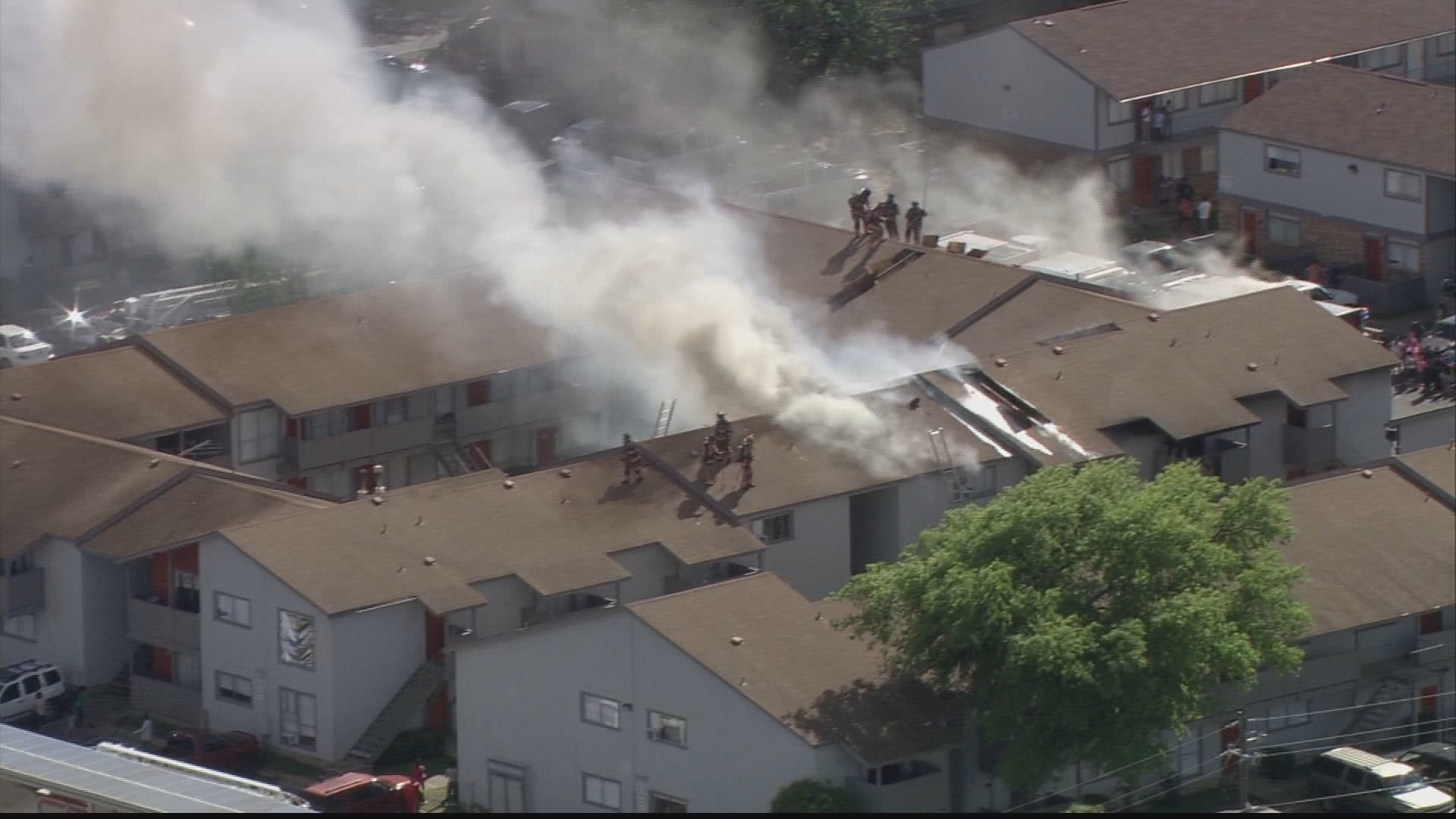 good photos: fire burns arlington apartment complex | wfaa fireplace store arlington tx picture