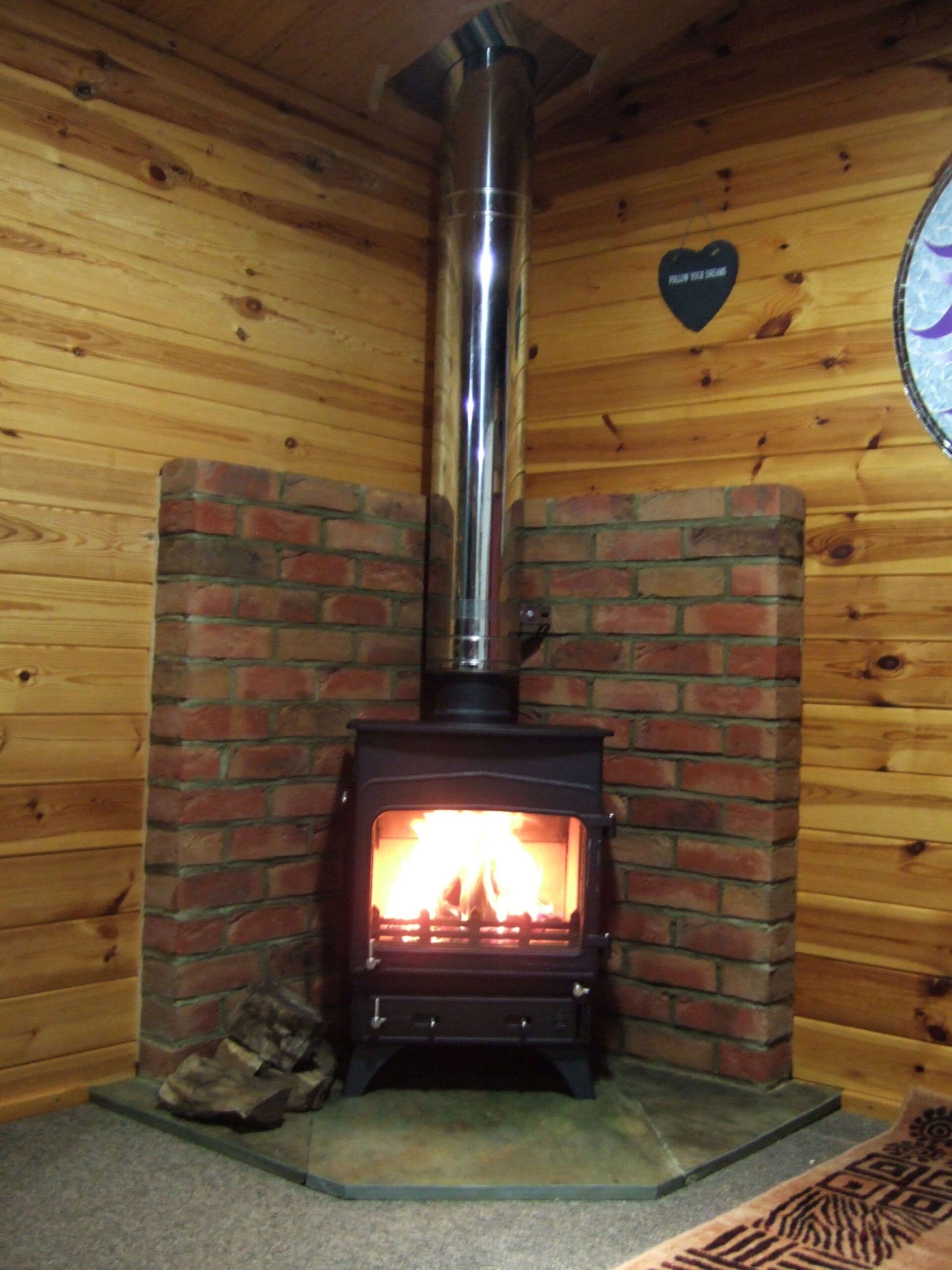 wonderful wood burner shed recherche google | small wood burning stove, wood does a wood burning fireplace heat a house picture